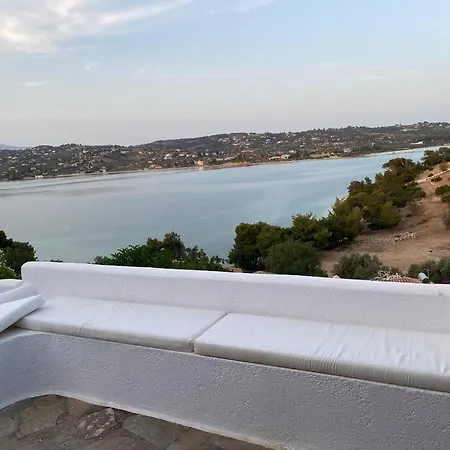 Retreat By The Sea With Pool In *