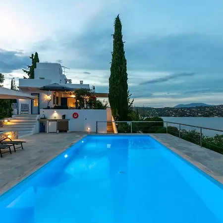 Retreat By The Sea With Pool In