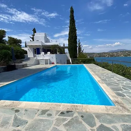 Retreat By The Sea With Pool In Villa