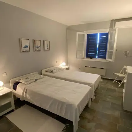 Villa Retreat By The Sea With Pool In Porto Heli