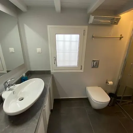 Retreat By The Sea With Pool In 빌라 *