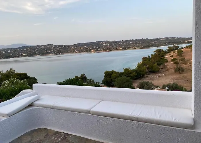 Retreat By The Sea With Pool In *