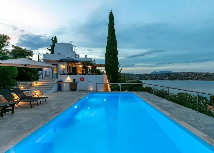 Retreat By The Sea With Pool In