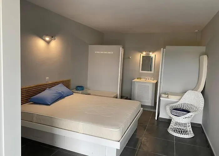 וילה Retreat By The Sea With Pool In *