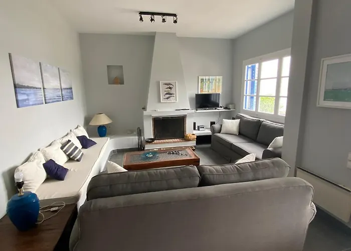 Retreat By The Sea With Pool In פורטו הלי