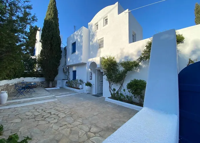 Retreat By The Sea With Pool In *