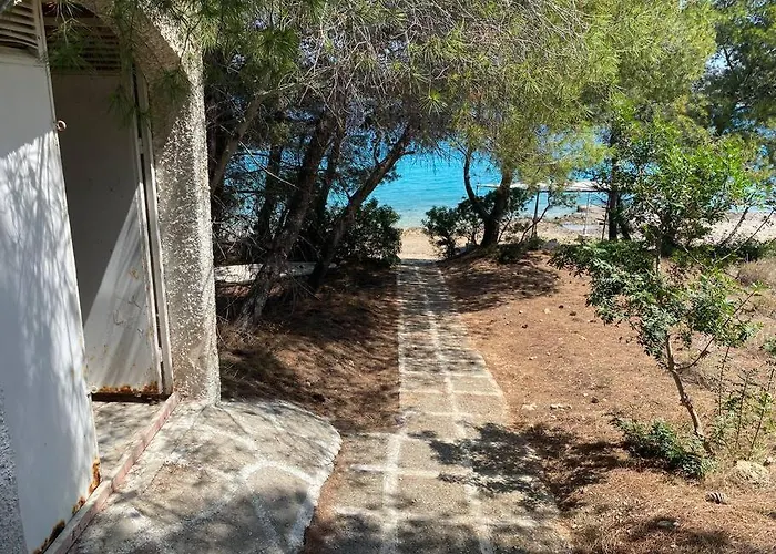 Retreat By The Sea With Pool In