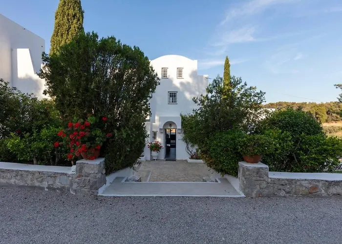 Retreat By The Sea With Pool In