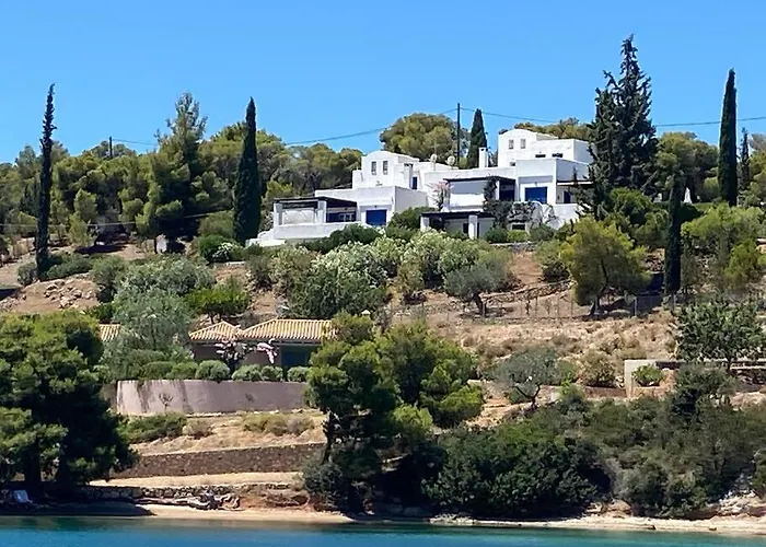 别墅 Retreat By The Sea With Pool In *