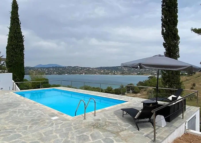 Retreat By The Sea With Pool In 别墅 *