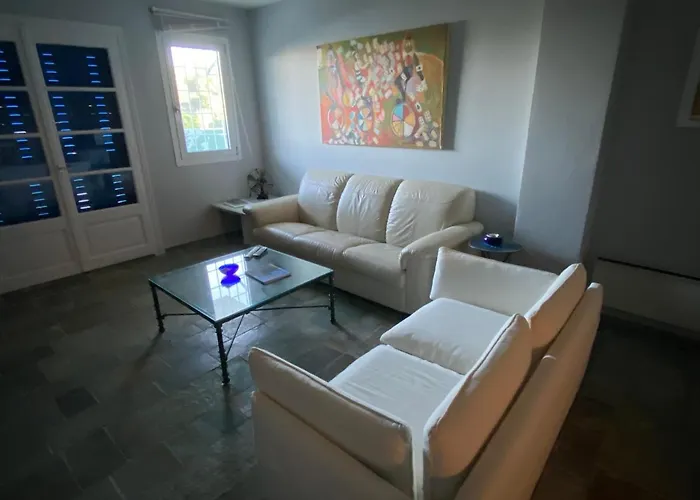 Retreat By The Sea With Pool In פורטו הלי